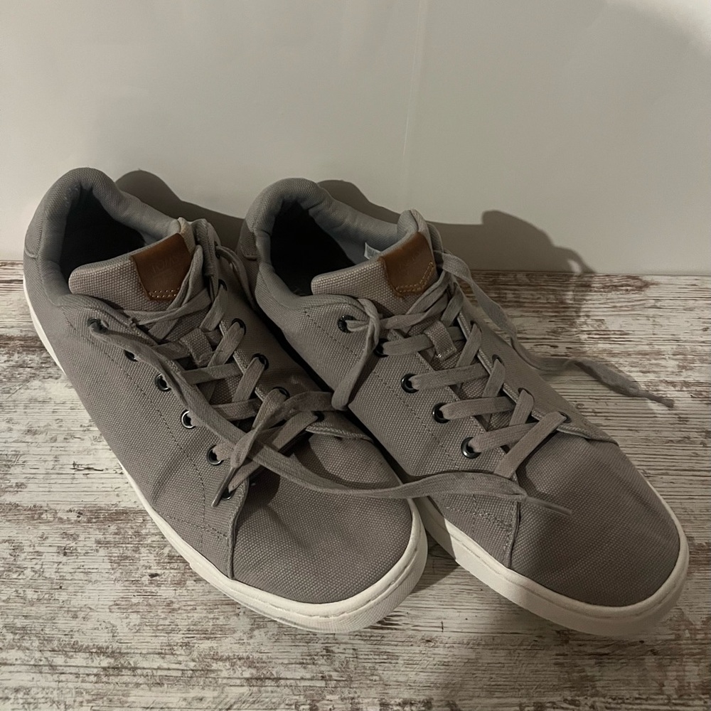 Toms Men's Gray Canvas Lace-Up Sneakers